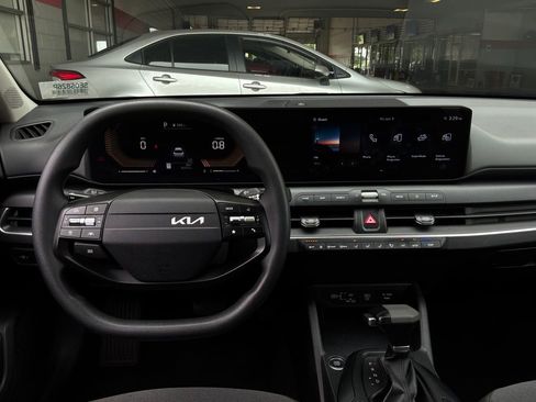 Used 2025 Kia K4 FWD image 13