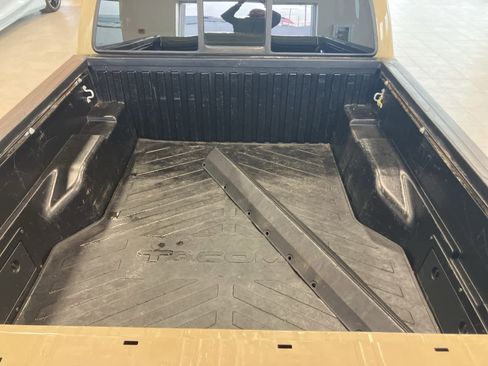 Used 2017 Toyota Tacoma SR5 image 26