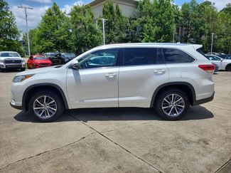Certified 2017 Toyota Highlander XLE FWD video 2