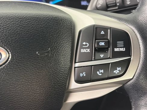 Used 2024 Ford Explorer XLT w/ Equipment Group 202A AWD/4WD image 18