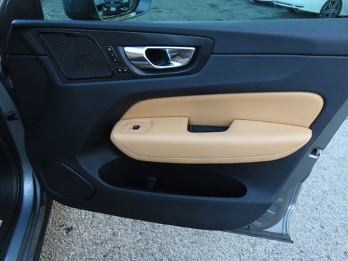 Used 2019 Volvo XC60 T5 Inscription w/ Protection Package Premier image 19