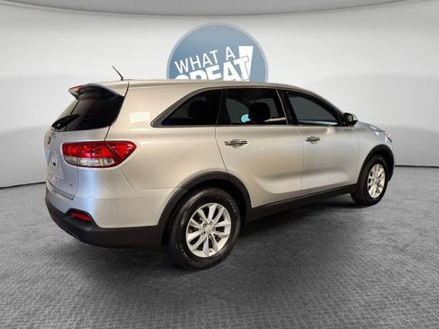 Used 2016 Kia Sorento L image 3