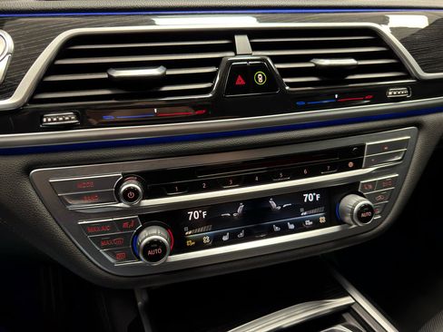 Used 2019 BMW 750i xDrive w/ M Sport Package image 23
