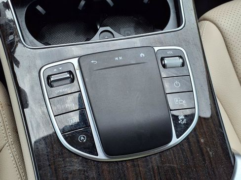 Used 2021 Mercedes-Benz GLC 300 4MATIC image 26