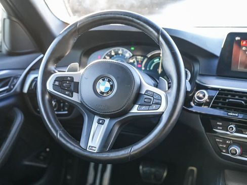 Used 2018 BMW 530e w/ M Sport Package 2 image 14