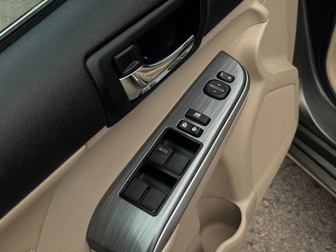 Used 2013 Toyota Camry XLE w/ Leather Pkg FWD image 20