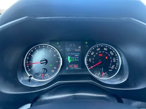 Used 2020 Toyota RAV4 XLE image 18