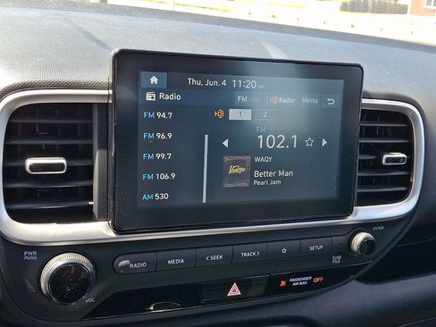 Used 2023 Hyundai Venue SEL FWD image 18