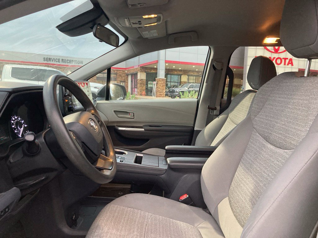 Used 2022 Toyota Sienna LE FWD image 8