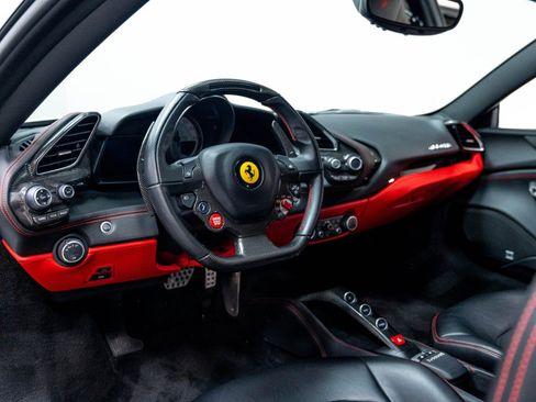 Used 2016 Ferrari 488 GTB RWD image 11