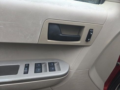Used 2008 Ford Escape XLT image 12