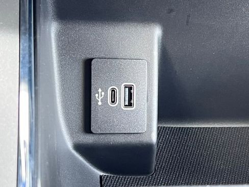 New 2025 Ford F150 Lightning Flash AWD/4WD image 32