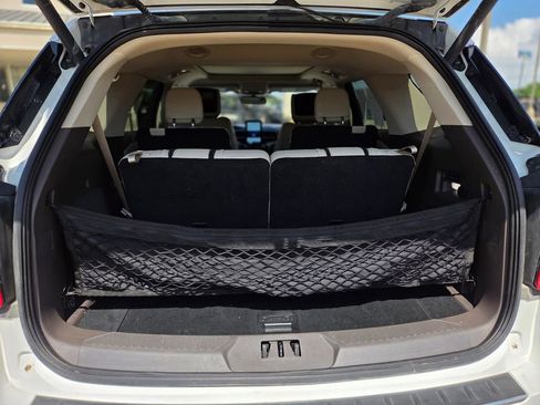 Used 2023 Ford Explorer Platinum w/ Technology Package AWD/4WD image 15