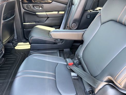 Used 2024 Honda Pilot TrailSport image 16