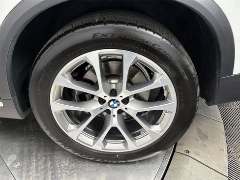 Used 2022 BMW X5 xDrive40i w/ Premium Package image 27