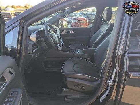 New 2026 Chrysler Pacifica Limited w/ S Appearance Package AWD/4WD image 11