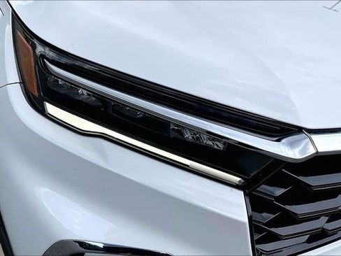 Certified 2025 Honda Pilot Touring image 28