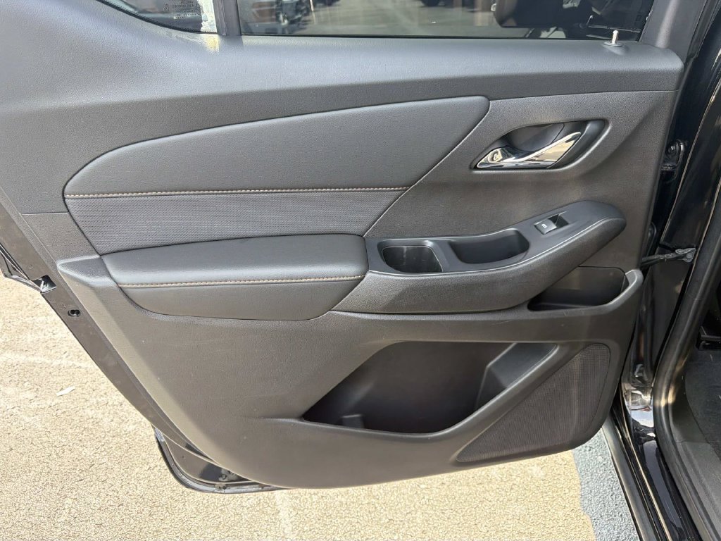 Used 2021 Chevrolet Traverse Premier w/ Redline Edition FWD image 14