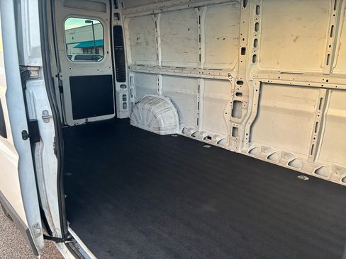 Used 2023 RAM ProMaster 2500 image 12