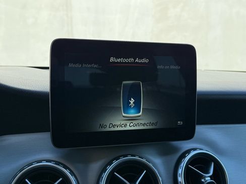 Used 2017 Mercedes-Benz GLA 250 image 10