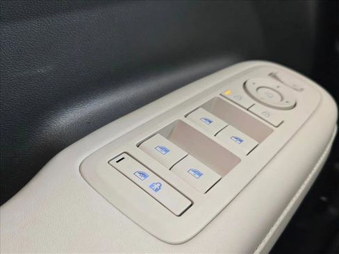 Used 2025 Hyundai Santa Fe Calligraphy image 19