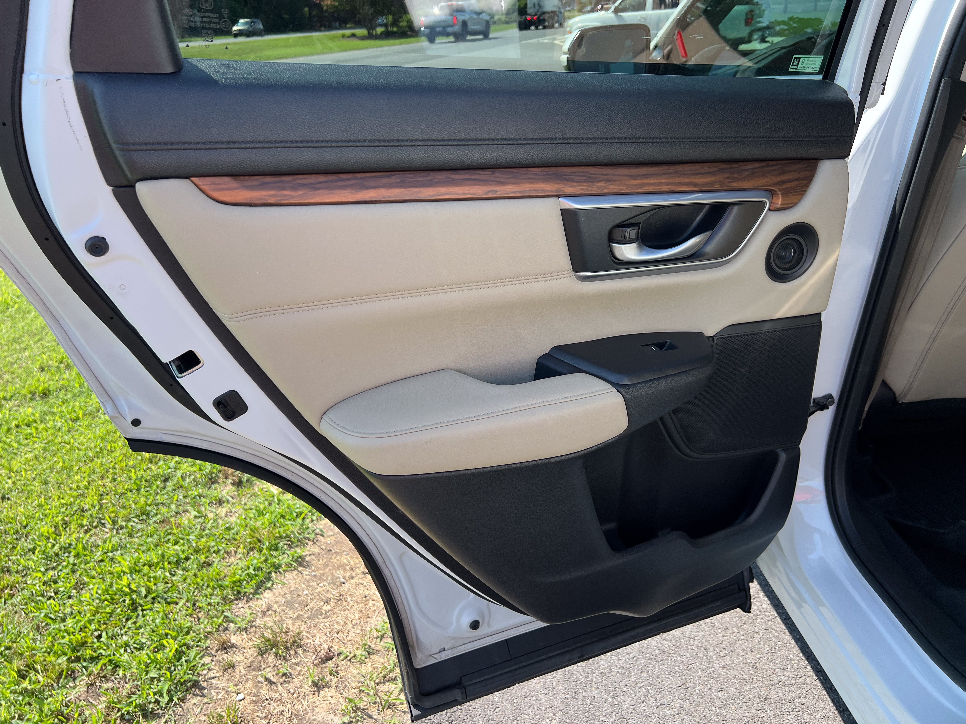 Used 2022 Honda CR-V Touring image 27