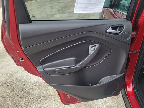 Used 2017 Ford Escape SE w/ Equipment Group 201A image 25