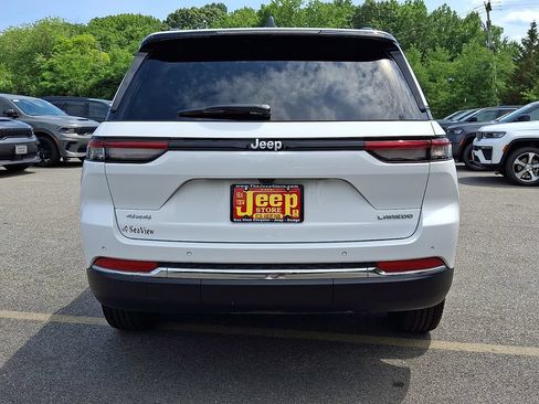 Certified 2025 Jeep Grand Cherokee Laredo AWD/4WD image 5
