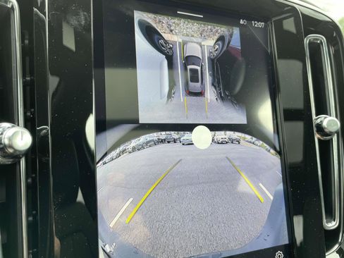 New 2025 Volvo XC40 B5 Ultra w/ Protection Package image 31