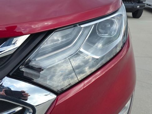 Used 2018 Chevrolet Equinox Premier image 9