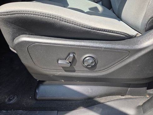 Used 2020 RAM 1500 Big Horn RWD image 10