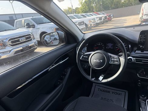 Used 2023 Kia Seltos S FWD image 19