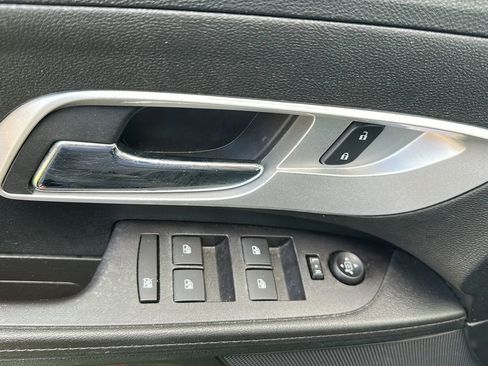 Used 2017 Chevrolet Equinox LT w/ Convenience Package image 42