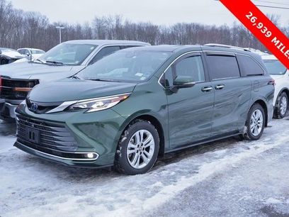 Used 2023 Toyota Sienna Platinum