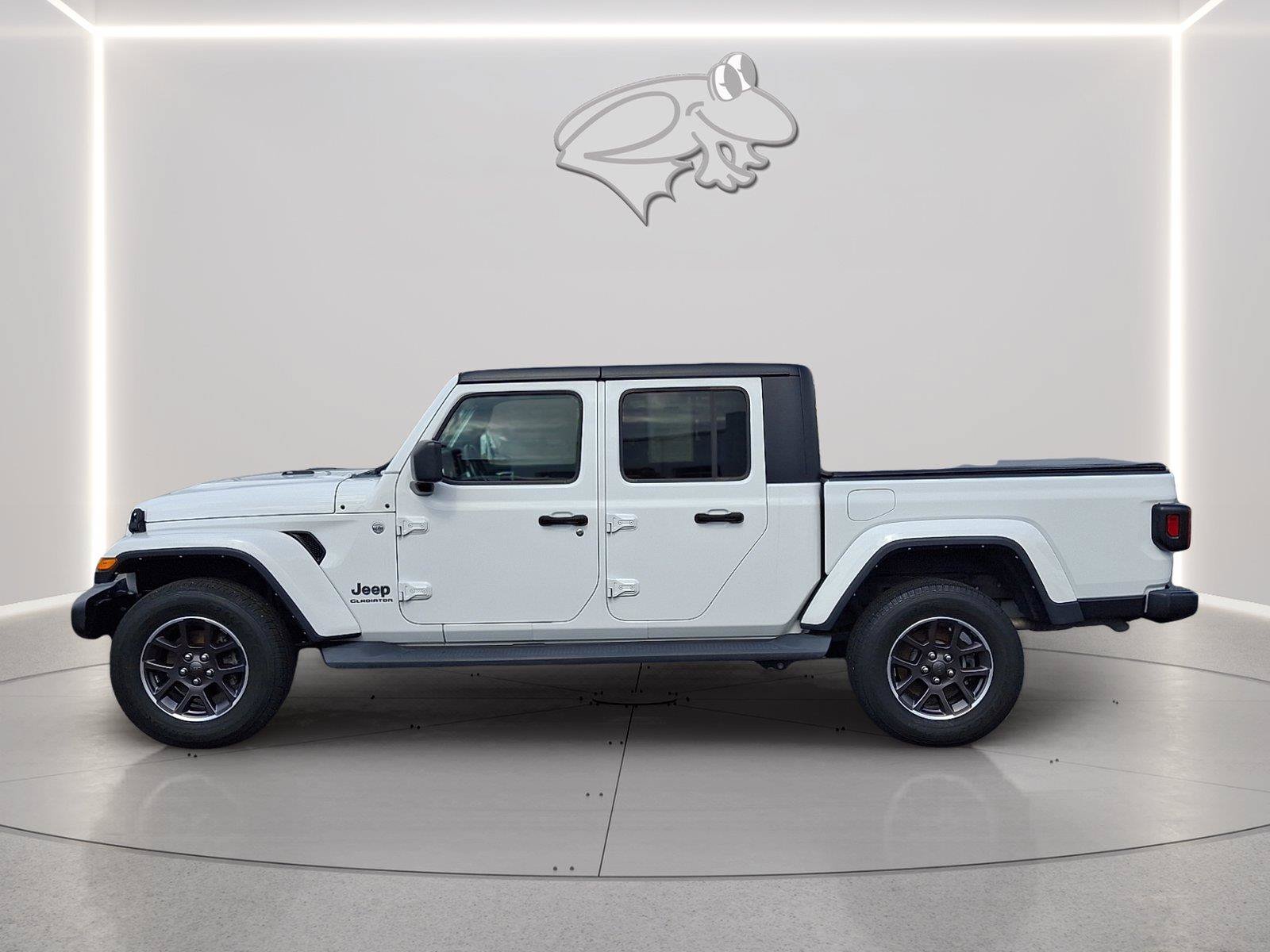 Used 2022 Jeep Gladiator Overland w/ Popular Equipment Package AWD/4WD image 2