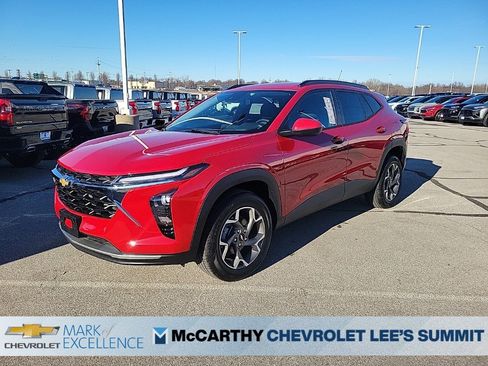 New 2026 Chevrolet Trax LT w/ Driver Confidence Package image 3