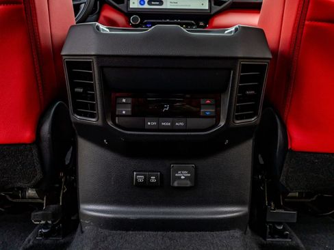 Used 2025 Toyota Sequoia TRD Pro AWD/4WD image 31