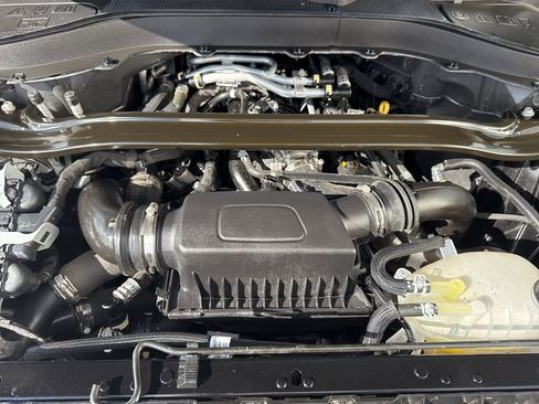 Certified 2025 Ford Explorer Platinum w/ Ultimate Package image 34