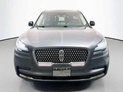 Used 2022 Lincoln Aviator Reserve AWD/4WD image 2