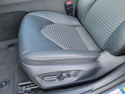 Used 2023 Toyota Camry SE w/ Convenience Package FWD image 10