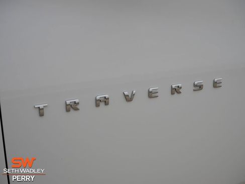 Used 2023 Chevrolet Traverse LT image 9