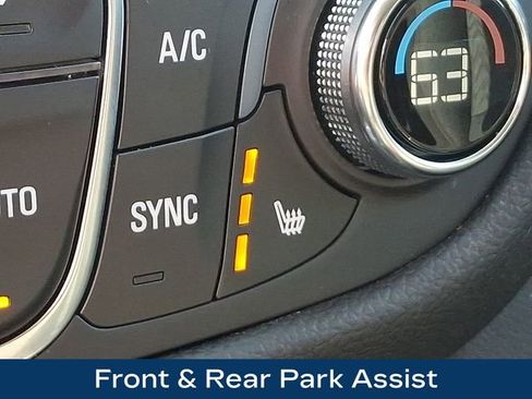 Used 2023 Chevrolet Equinox LT AWD/4WD image 16