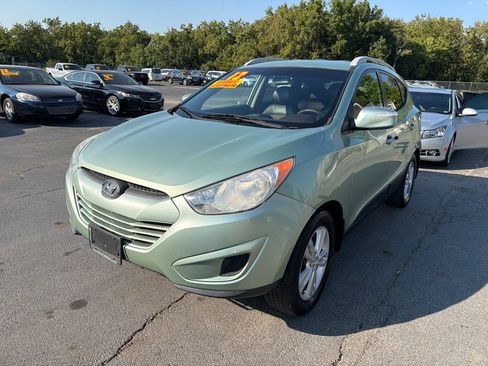 Used 2012 Hyundai Tucson GLS FWD image 2