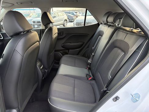Certified 2025 Hyundai Venue Limited image 10