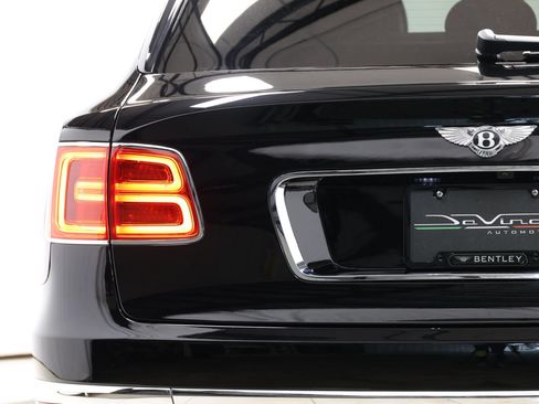 Used 2018 Bentley Bentayga AWD/4WD image 72