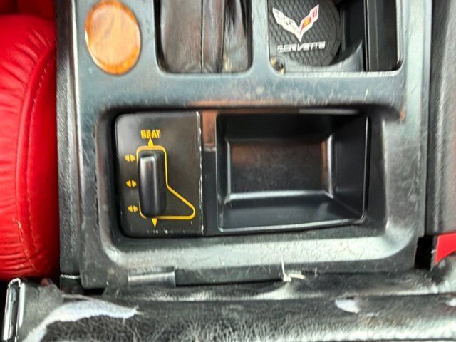 Used 1993 Chevrolet Corvette Coupe RWD image 17