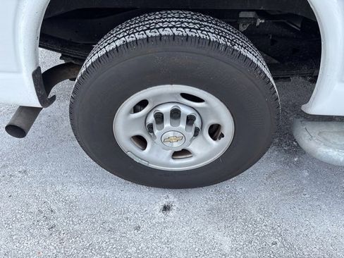 Used 2024 Chevrolet Express 2500 w/ Driver Convenience Package image 10