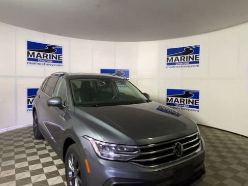 Used 2023 Volkswagen Tiguan SE image 4