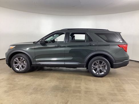 Used 2024 Ford Explorer XLT w/ Equipment Group 202A AWD/4WD image 8