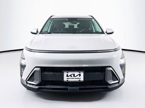 Used 2024 Hyundai Kona SEL AWD/4WD image 2
